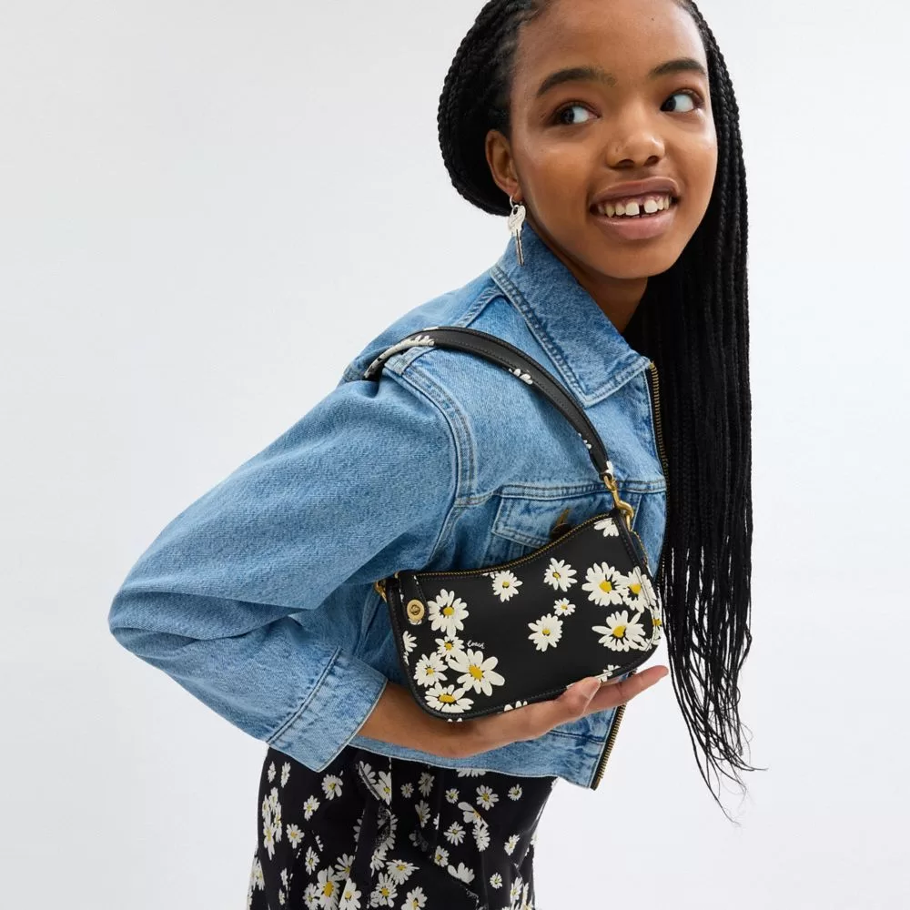 Coach Swinger Bag 20 With Floral Print Shoulder Bag Women Black Multicolored Coach Swinger Bag 20 With Floral Print Shoulder Bag Women Black Multicolored